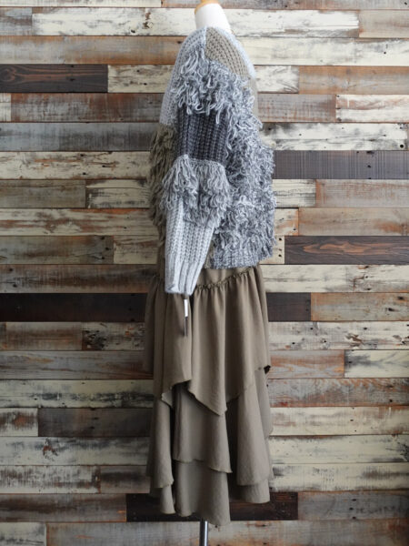 ランダムティアードスカート／OSMOSIS（オズモーシス）／コーディネート／サイド