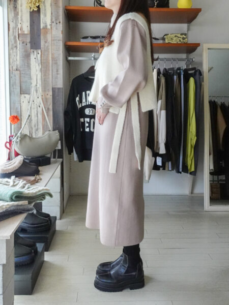 【2点SET】ZIPベストセットニットワンピース／YECCA VECCA（イエッカヴェッカ）／着用サイド