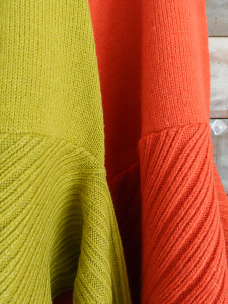 変形ニットプルオーバー／OSMOSIS (オズモーシス)