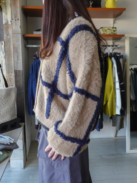 ボアラインシャギーニットカーディガン/着用サイド