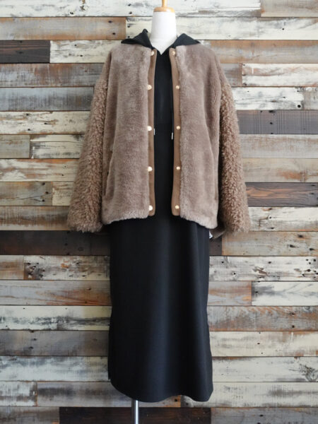 サイドスリットロゴファーブルゾン/コーディネート