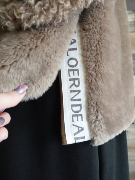 サイドスリットロゴファーブルゾン/コーディネート