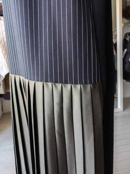 2WAYバックプリーツワンピース／
OSMOSIS (オズモーシス)／着用アップ