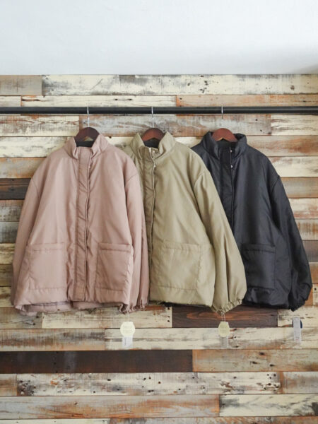 中綿バックギャザーナイロンジャケット