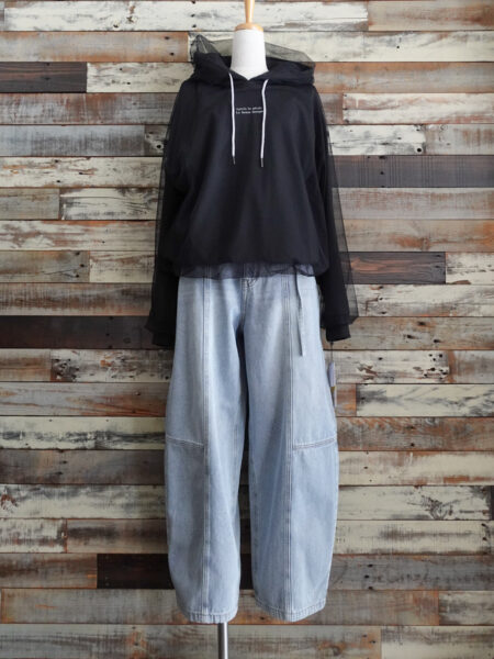 デニムカーブパンツ／コーディネート