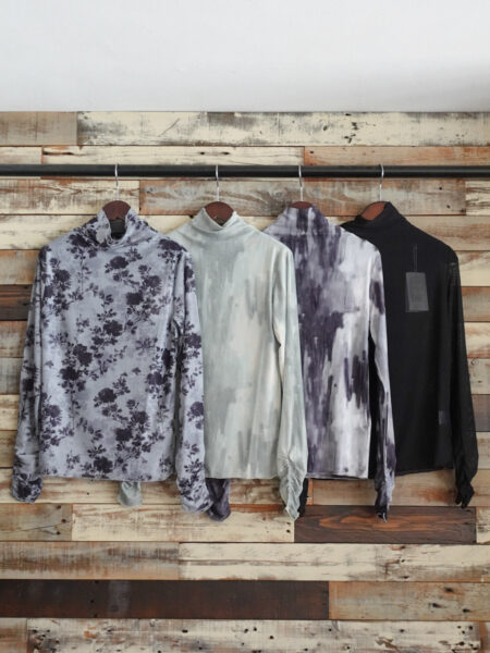 袖シャーリングボトルネックプルオーバー