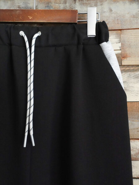 ポンチ配色スカート／アップ