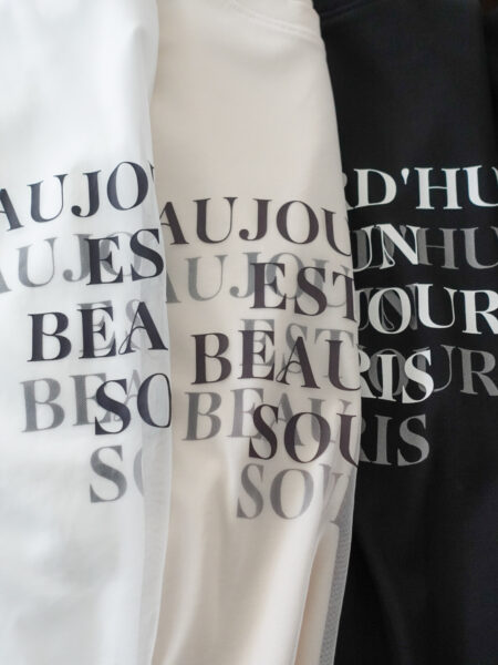 チュールレイヤードロゴTシャツ／アップ