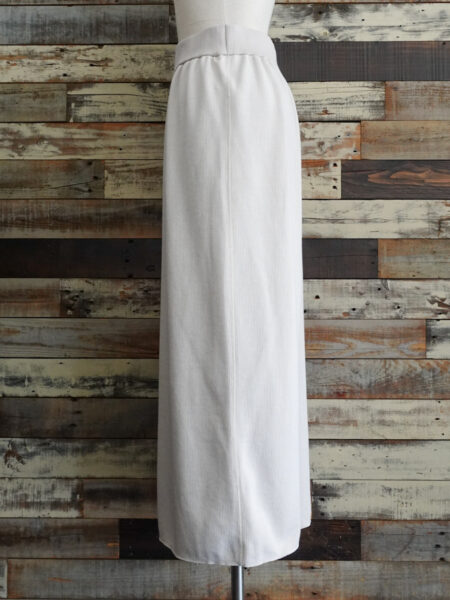 リブタイトスカート／着用サイド