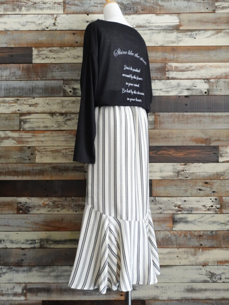 バックロゴシアーロングTシャツ／コーディネート