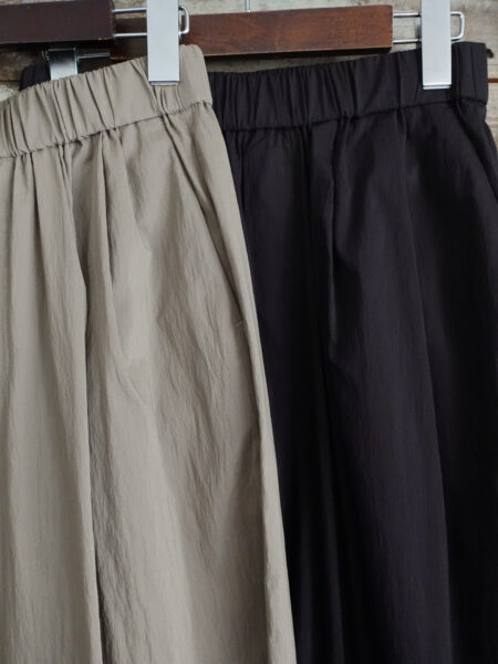 ナイロンコットンタックパンツ