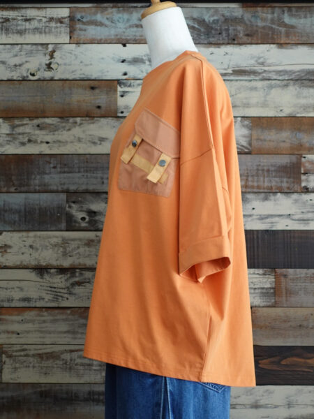 ミリタリーポケットTシャツ／着用サイド