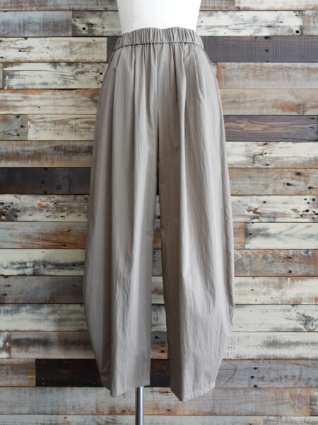 ナイロンコットンタックパンツ／着用