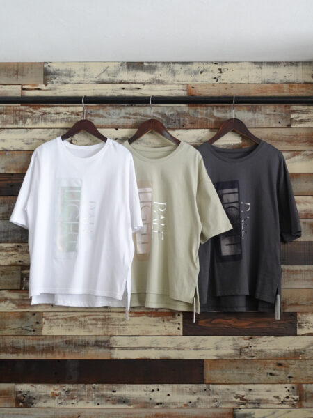 メタリックプリントTシャツ