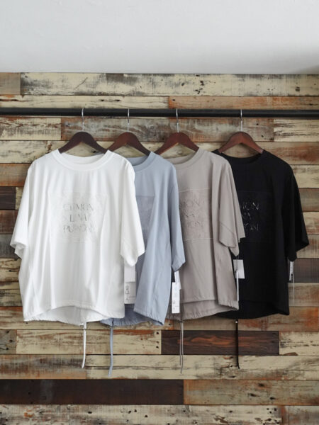 レースデザインロゴTシャツ