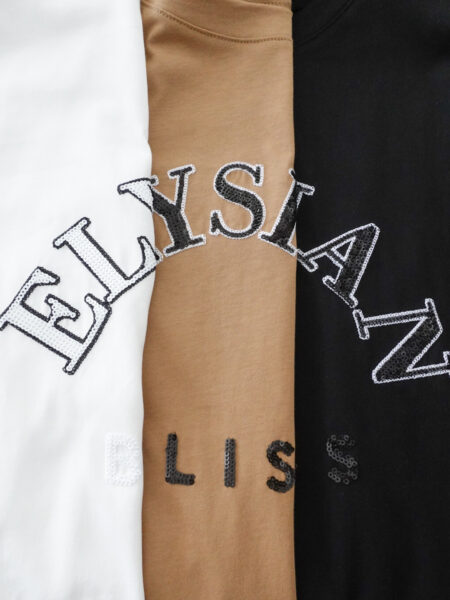 スパンコールロゴデザインTシャツ