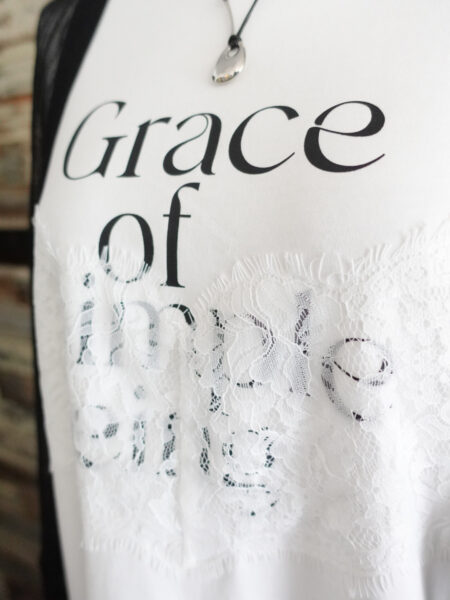 ロゴレースデザインTシャツ
