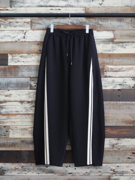 ストレッチ✖️ジャージラインバレルパンツ